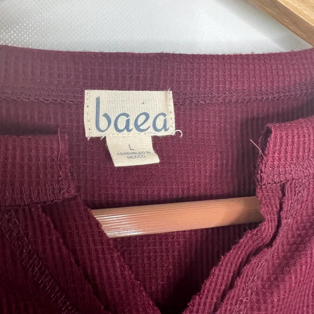 baea Women's Large Split Neck Bell Sleeve Waffle Knit Top Red - Sz L - Picture 5 of 7